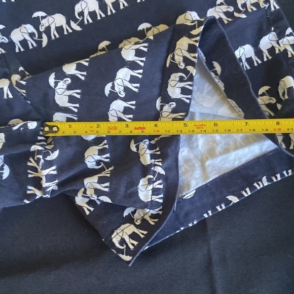 Crown & Ivy Pink/ Navy Elephant Shorts Size 8 Woman’s - Picture 9 of 9